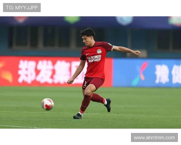 中超球队新赛季前瞻：竞争愈发激烈，明星球员状态分析与表现期待