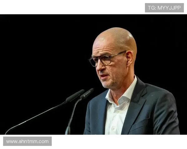 伊萨克在多特蒙德的战术适应性难题与技术转型困境 伊萨克在多特蒙德的战术适应性难题与技术转型困境