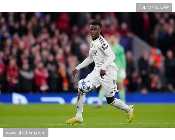 卡马文加位置不固定争议：战术适配性与角色模糊问题