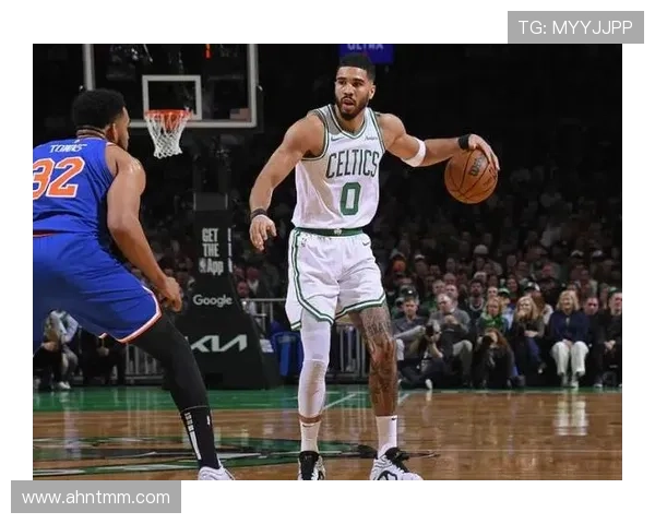 布里奇斯无球跑位牵制塔图姆外线回暖